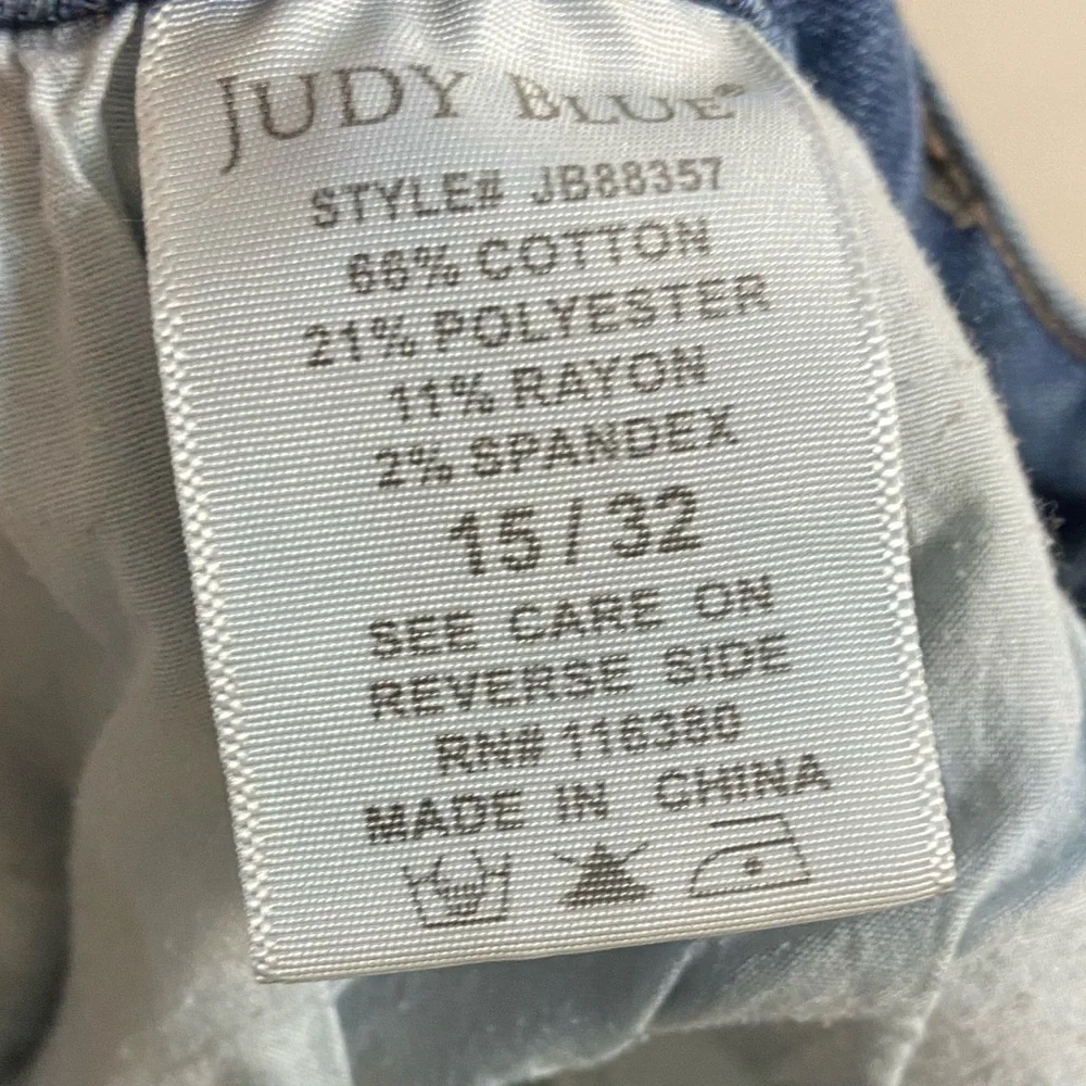Judy Blue boyfriend fit jeans medium wash lightly distressed Sz 32 - Picture 7 of 7
